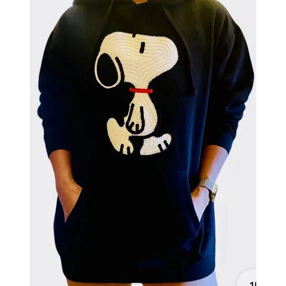Peanuts Tops - Peanuts Snoopy Black White Hoodie Sweatshirt Embroidered 2XL Pocket Stretch